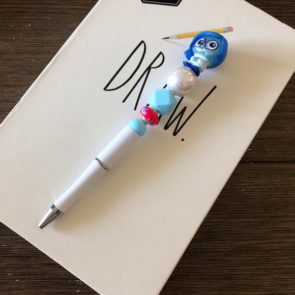 Disney Doorables: Inside Out: Sadness handmade beaded pen - Picture 2 of 3